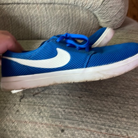 Nike size 8 - Picture 1 of 2